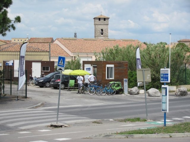 Arrêt "Pilou" de la ligne 32 TaM Montpellier 3M et station "Vélomagg plage" à Villeneuve-les-Maguelone, photographiés le samedi 4 juin 2016. Copyright : Edouard Paris